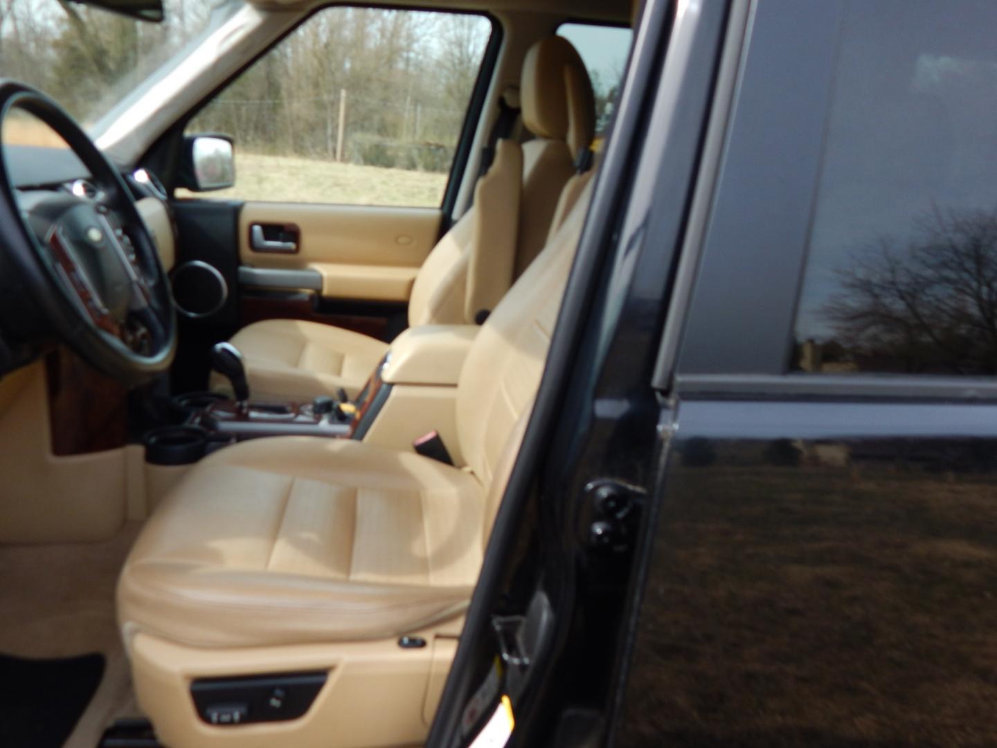 2008 Black /TAN LEATHER Land Rover LR3 SE (SALAE25408A) with an 4.4L V8 engine, Automatic transmission, located at 6528 Lower York Road, New Hope, PA, 18938, (215) 862-9555, 40.358707, -74.977882 - Here is a well cared for, One Owner 2008 Land Rover LR III. Features include all wheel drive, 4.4 Liter V8 engine runs great, automatic transmission, tilt wheel, cruise control, dual power sunroofs, dual power seats, wood grain, rear wiper, power windows/locks/mirrors, heated seats in the front an - Photo#17